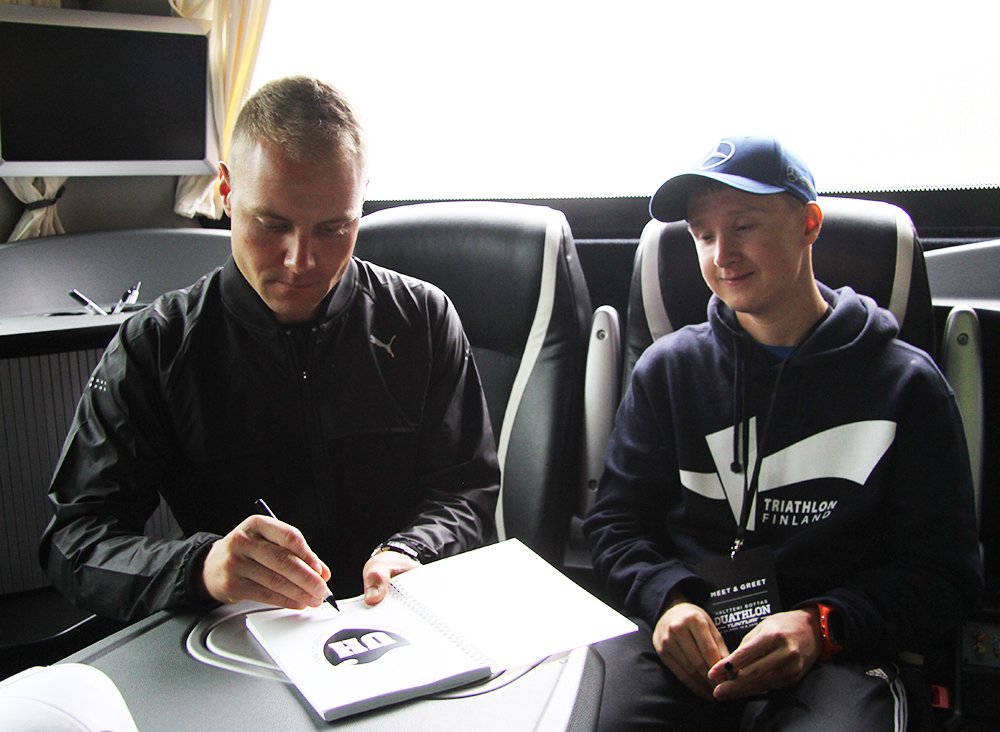 .<a href="/SpecialOlympics/">Special Olympics</a> triathlete and a huge <a href="/F1/">Formula 1</a> fan Jaakko Mikkonen met one of his idols, <a href="/MercedesAMGF1/">Mercedes-AMG PETRONAS F1 Team</a> driver <a href="/ValtteriBottas/">Valtteri Bottas</a> and got an autograph for his training journal before the <a href="/VBDuathlon/">VBDuathlon</a> in Pajulahti, Finland. #SamassaJengissä #triathlon #PlayUnified @SpecOlympicsEU