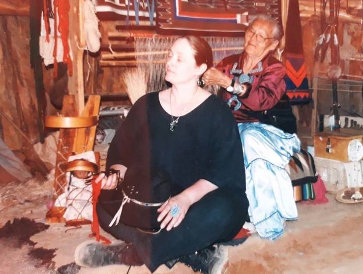 Mon1970's tweet photo. https://t.co/4JSAbjRoal

#boek
 #indianen #Navajo #romantiek #levensverhaal #crowdfund #voordekunst #zelfuitgeven #munumentvalley #western #amerika #cowboy #boekgeschreven #buitenlandseliefde #ceremonies #rituelen #boekbestellen #weefkunst #navajoweefkunst #turquoise https://t.co/zD17tCMSXp