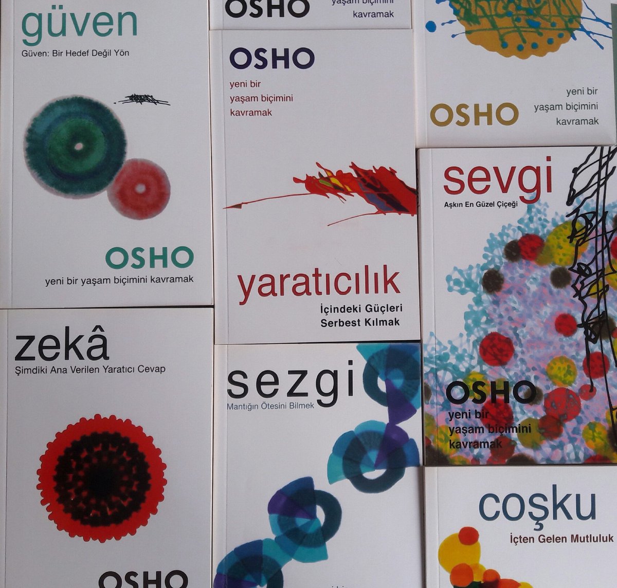 "Sevgi korkusuzluğun ifadesidir. Sevdiğin zaman korku kaybolur, sevdiğin zaman korku yoktur."

#osho #ganjyayıncılık