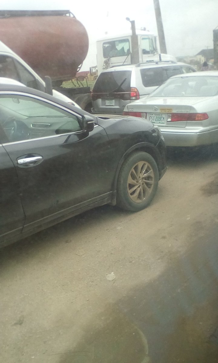 TheGuildng's tweet photo. Heavy traffic along Lagos-Ibadan express way
#GuildDiscuss https://t.co/pMRJYL7uWD