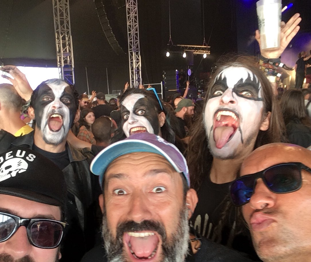 BenjaminGarnaud's tweet photo. 🤘Day 2 @MotocultorFest 🤘 La découverte du jour @WEAREEATW #motocultorfest #CultureAngers https://t.co/6lMLpMd9s4
