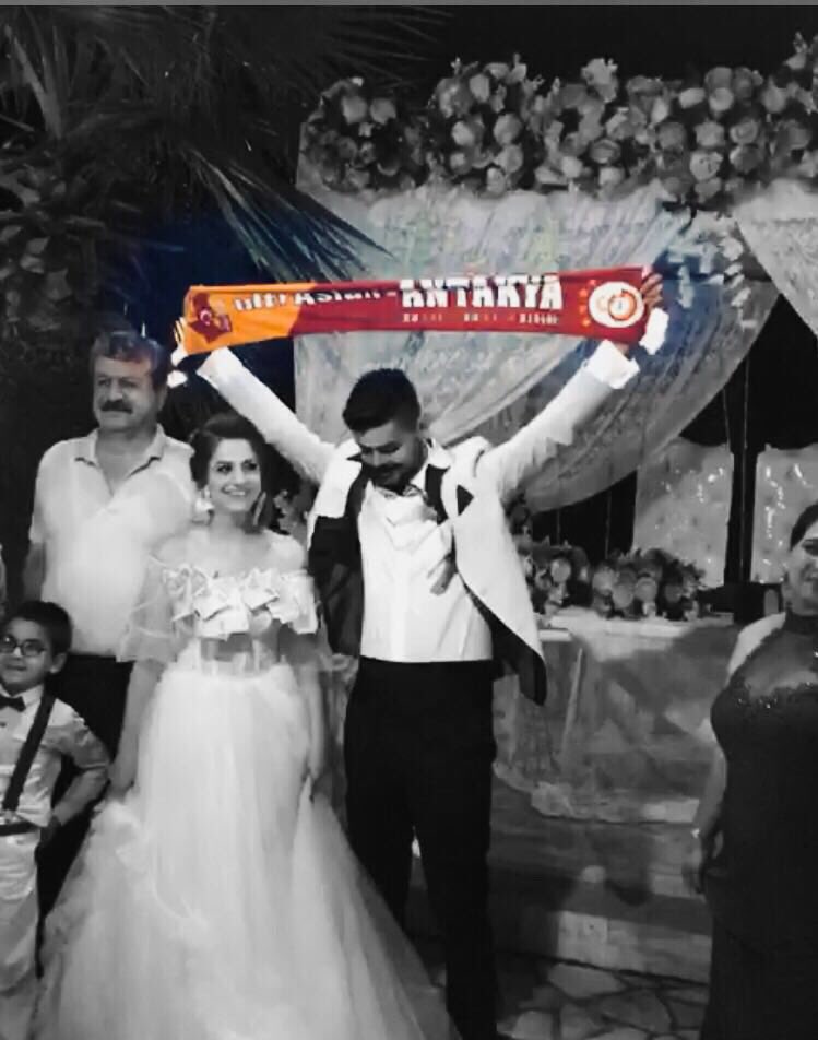 Ekibimizin sevilen isimlerinden, çok değerli Yusuf AYNACI kardeşimizin en mutlu gününde yanında olduk. Bir ömür boyu sarı kırmızıyla geçen mutlu yıllar diliyoruz. #uAAntakya