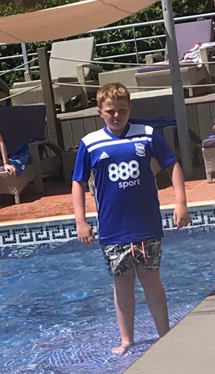 Flying the flag in Portugal Garry keep up the good work kid 👍⁦<a href="/GarryMonkBCFC/">Garry Monk</a>⁩