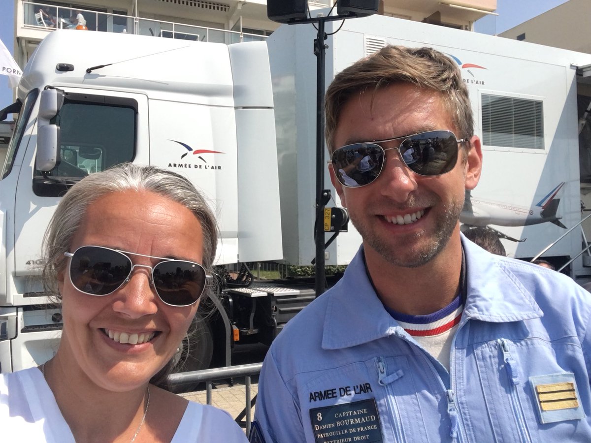 Brigitte_Ba's tweet photo. Un grand merci aux pilotes et à l’équipe de la @PAFofficiel pour leur disponibilité aujourd’hui à @pornichet44 à l’occasion du meeting #PleinVol, et encore joyeux anniversaire à @Athos8PAF! https://t.co/a6LM3nCpbU