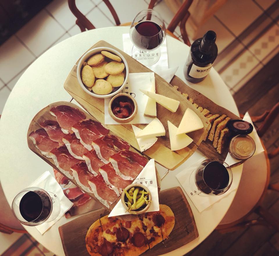 Sunday vibes <a href="/barriquelytham/">Barrique</a> wine shop, bar and deli in Lytham's Grade II-listed Market Hall with an al fresco terrace.
sugarvine.com/restaurant/bar…

#Lytham
#Lancashire