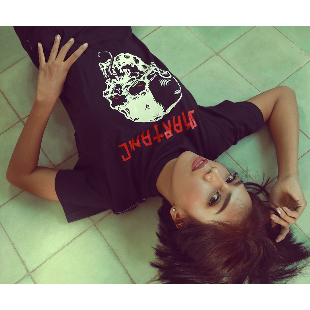 butcherproject's tweet image. Livin' easy on Sunday morning... #blackotton #tshirtdesign #tshirts #vectorart #skullgirls #skartanicbible #butcher #butcher_project #butcherproject