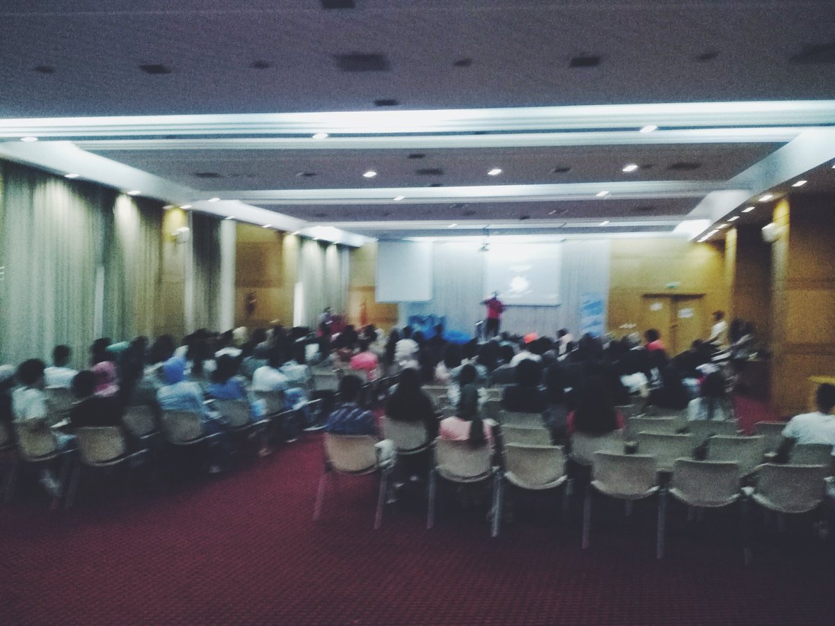karim2k's tweet photo. une salle comblée et un publique attentif et resoecteuc, bravo!
#biltunisia #bilconference https://t.co/mXrnWanQaO