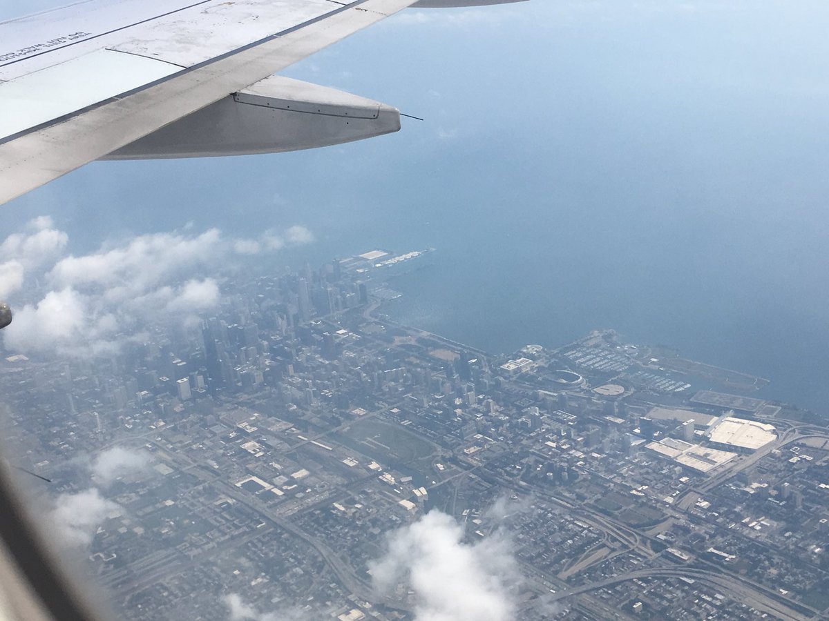 kirstenmeyer26's tweet photo. ✈️Almost to Wisconsin for some Family, Friends and FUN!! #TuesdayThoughts #adventuresinflying https://t.co/uR3qWC5c0K