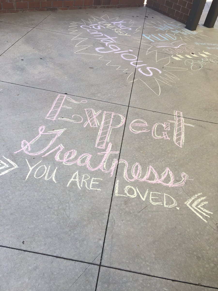 MrsTechieG's tweet photo. Sidewalk Graffiti @ Lunch #a1techsplat #edtechteam #asd1 https://t.co/WqaCn31KNP