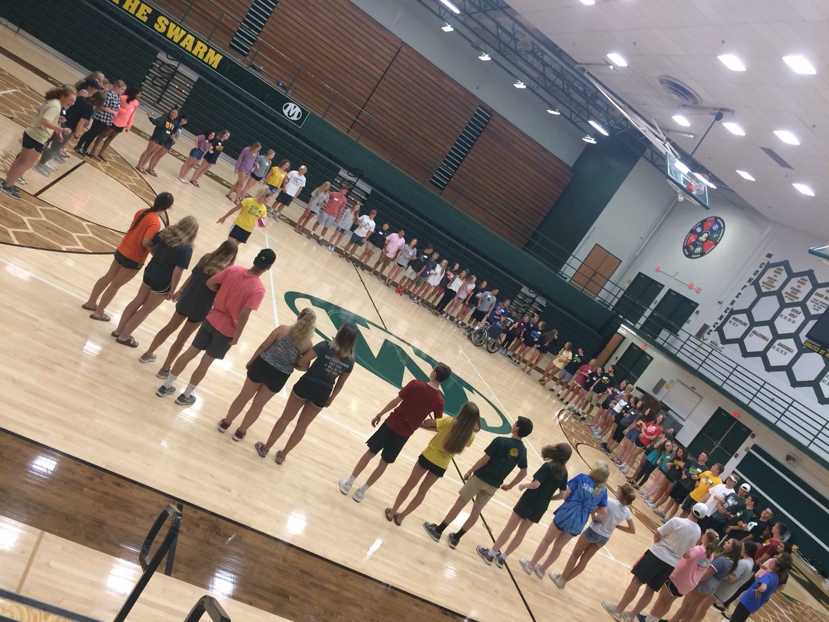MHSLinkCrew's tweet photo. Link Crew Leader training has begun! @BoomerangPrjct #flyawaybirdie #energy #cantwaitforthisyear https://t.co/gBMS97Zbkx