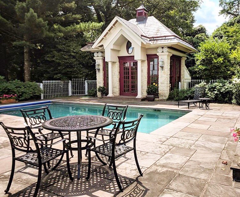 This patio looks like a scene from a dreamy fairy tale and our “fair Verona” set adds the perfect touch of timeless elegance. What a marvellous place to relax this must be!
#patio #fairytale #patiofurniture #beautiful #b2b