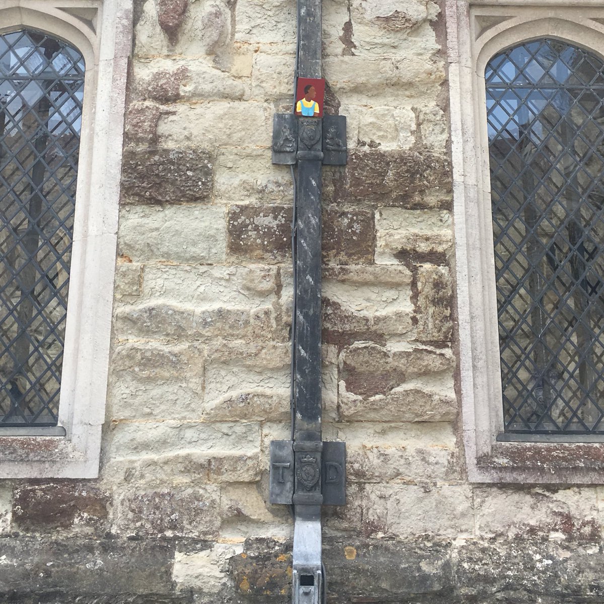sarjarv's tweet photo. Nice escape exploring @KnoleNT today through @AWomansPlaceUK commissions and leaving with thoughts of the strength of invisible architecture and lines we carry with us (prob mis-remembered from Melanie Wilson 🔈) 📷s: Lubaina Himid, Emily Speed, 🦌 https://t.co/OYKWjM4iXQ