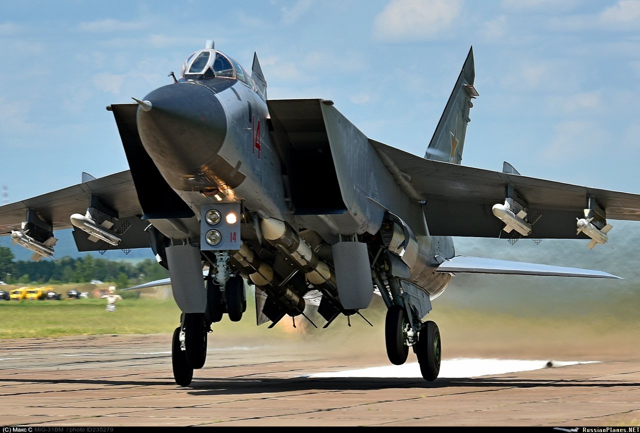 Rob Lee on Twitter: "MiG-31BM with two R-77-1 medium-range, air-to-air missiles. https://t.co/DA7houvfCa https://t.co/lcCcZOKBtE" / Twitter