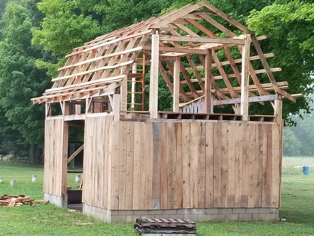 HHAHSmichigan's tweet photo. More progress on our #Kidsonthefarmbarn .  Stop in and visit! #Postandbeam #oldbarns #experiencejackson #puremichigan #hanoverhorton #hanovermuseum https://t.co/QZ30wrLcOR