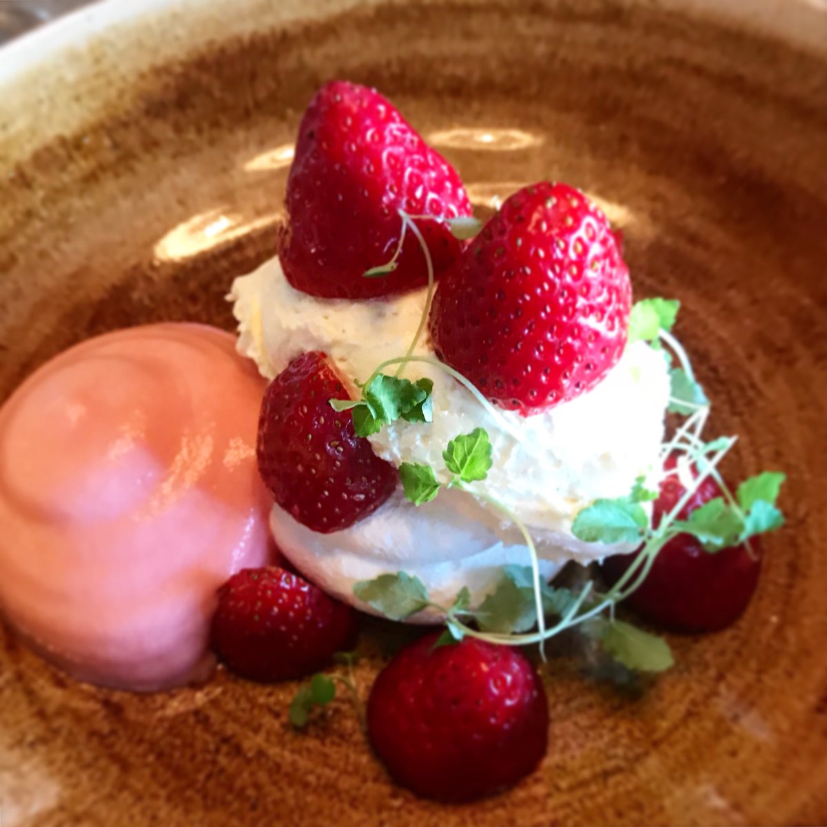 ThinkEatDrink's tweet image. Pretty #British #strawberries with meringue, vanilla ice cream &amp;amp; melon #coulis. Oh #yes! #thinkeatdrink are looking #hospitality #business get in touch! info@thinkeatdrink.co.uk #food #drink #restaurants #popups #events #cafe #quality #london #eat them #eatclean #eatgood #foodie