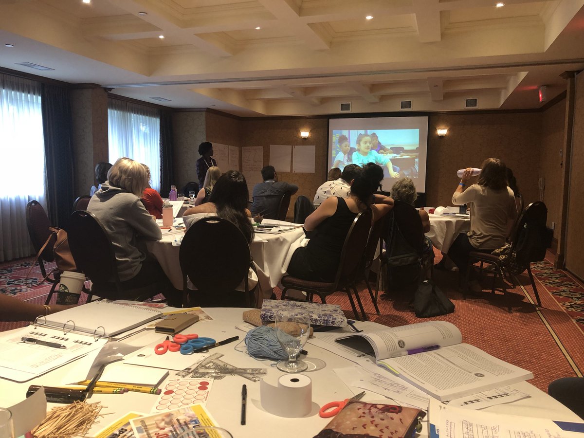 pinho_stacy's tweet photo. Exploring length... love, love, love the videos! Thank you @TLAMath #whatdidshesay #DNAmath #LCEEQmath https://t.co/3JBuu3M7rr