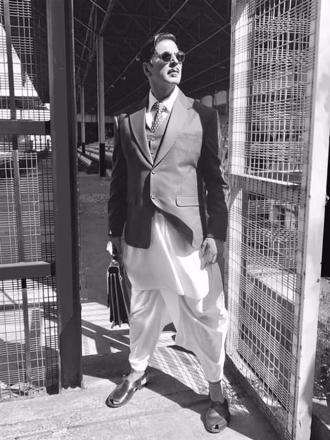 excelmovies's tweet photo. Swag level ๐ฏ Tapan Babu.
RT if you agree!
#8DaysToGold @akshaykumar @kagtireema @FarOutAkhtar @ritesh_sid https://t.co/SNW3OjvXOs