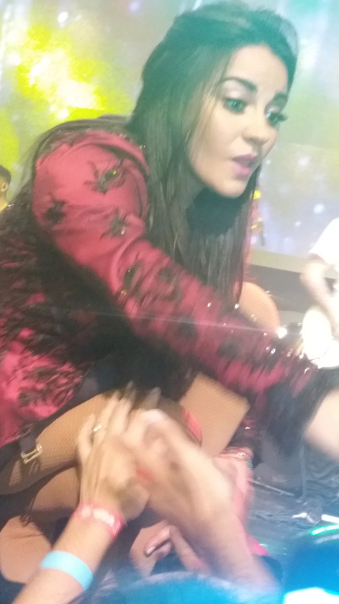 amandacmsalino's tweet photo. Um dos melhores dias da minha vida!!! Obrigada por tanta entrega, por tanto amor e por ser tão maravilhosa. EU TE AMO DEMAIS, são 13 anos ao seu lado, e se depender de mim, será a vida inteira! Você é tudo pra mim, @maitepb 💖 #LiveTourRio https://t.co/NM7N9ybtOH
