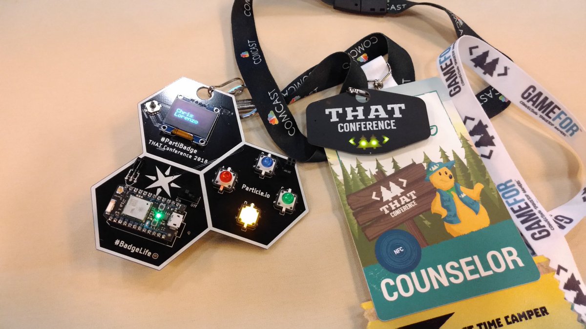 chiefcll's tweet photo. My #PartiBadge made a new friend. @particle #ThatConference #JJKDevs https://t.co/hz6KYk1SJG