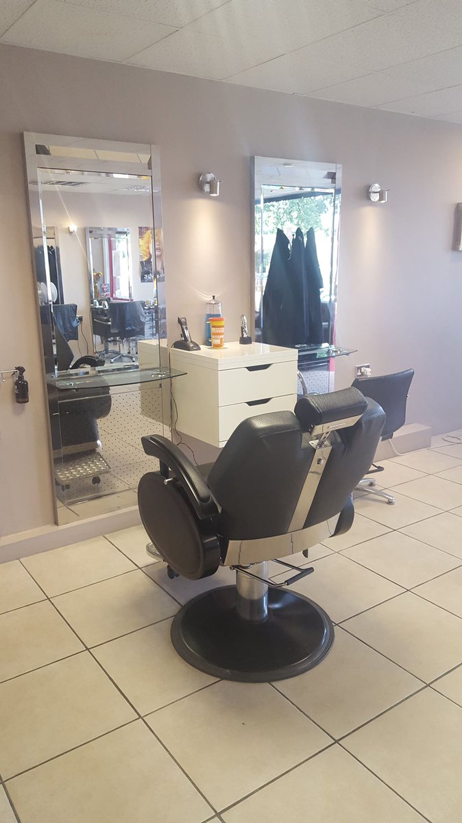 Essenzahair's tweet photo. ******Barber chair/section for rent*****

Barbering chair/section for rent

Available Tues-Sat with a late evening on Thursdays

Located in a busy, friendly salon in Shirley, Solihull

Competitive rates

For more information please call 0121 430 8822 or DM for more information.. https://t.co/bSjrBvkYTV