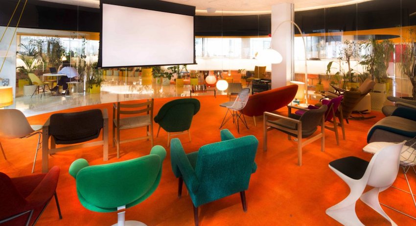 Need somewhere with plenty of vibe and atmosphere where you can host a #privatescreening or get your team together for a training session? The Study <a href="/SECONDHOME_IO/">SECOND HOME</a> is a bright, comfortable space unlike any other. Check it out here: bit.ly/2nhPDJV.