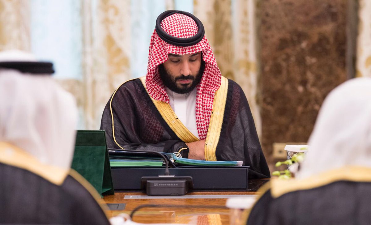 Bandaralgaloud's tweet photo. سيدي #خادم_الحرمين_الشريفين خلال ترؤسه جلسة #مجلس_الوزراء في #نيوم . https://t.co/JbLirNGuFa