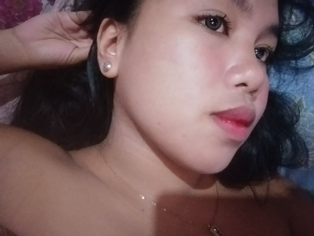 akeem1968's tweet photo. 😚👧 https://t.co/OGtIJxR0FK