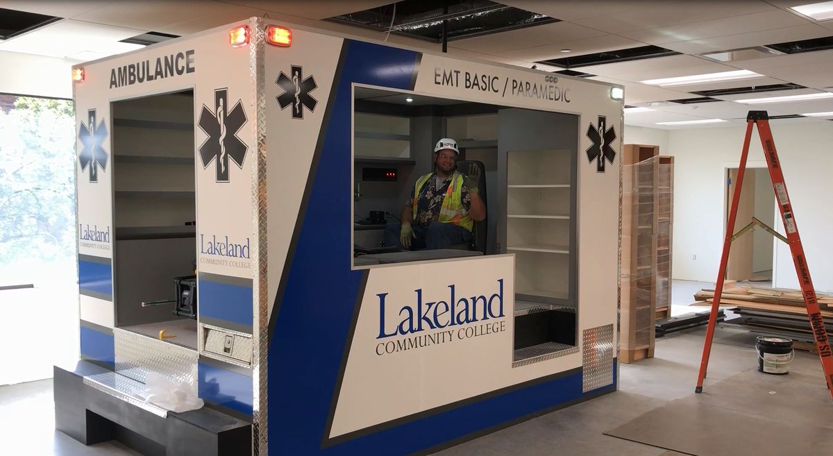 HERALabPlanners's tweet image. Testing out the ambulance simulator in the new @LakelandCommCol Health Technologies Building Expansion/Renovation. It works! #architecture #LabPlanning #LoveWhereYouWork