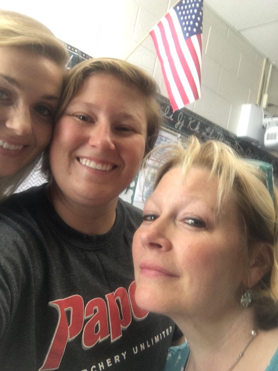 HevenerMarjorie's tweet photo. Poop Deck Queens are the best #bathschoolsrock https://t.co/U46Xlvn2Ax