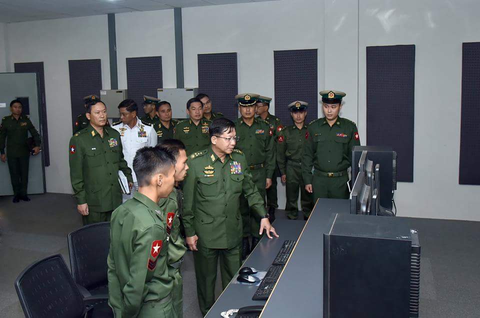 ZSittnaing's tweet photo. တပ္မေတာ္ကာကြယ္ေရးဦးစီးခ်ဳပ္ ဗိုလ္ခ်ဳပ္မွဴးႀကီး မင္းေအာင္လႈိင္ အမွတ္(၁) တပ္မေတာ္အသံလႊင့္တပ္၊ သဇင္အသံလႊင့္စက္႐ုံႏွင့္ ျပင္ဦးလြင္ၿမိဳ႕၊ စစ္မႈထမ္းေဟာင္း အိမ္ရာတည္ေဆာက္ေနမႈမ်ားအား သြားေရာက္ၾကည့္႐ႈစစ္ေဆး

ေနျပည္ေတာ္၊ ၾသဂုတ္ ၈ https://t.co/doKlqY259K