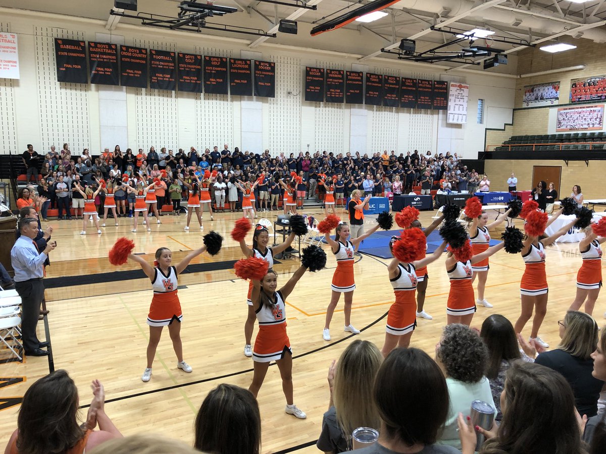 BristolBuddies's tweet photo. .@WebsterGrovesSD Staff gearing up for the new school year this morning @WebsterGrovesHS 🧡🖤🧡🖤 #wgbuzz https://t.co/DyR3PRs9vI