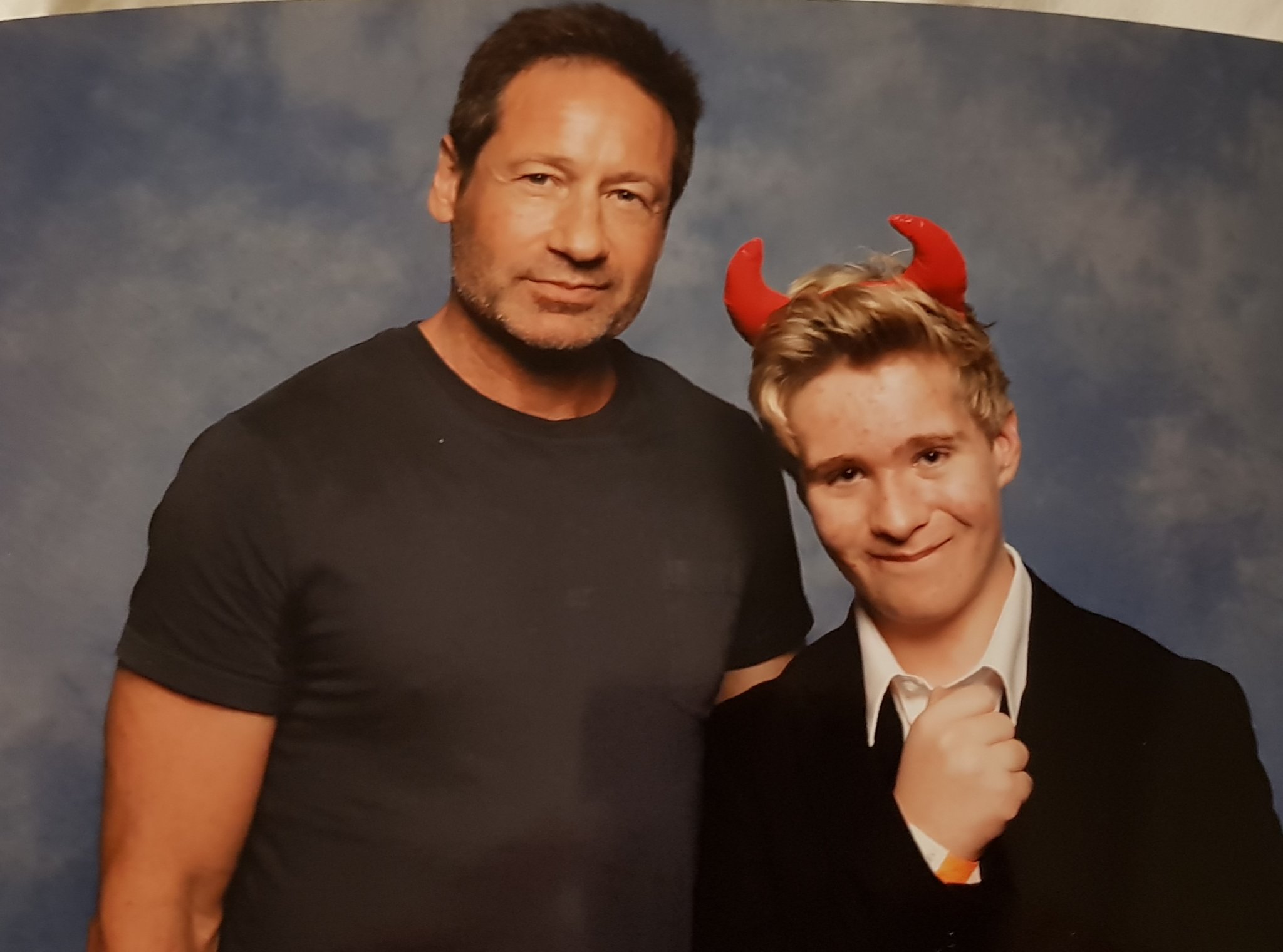 2018/07/28 - David at London Film & Comic Con at Olympia London - Page 11 DkAGJ_5XsAAARtj