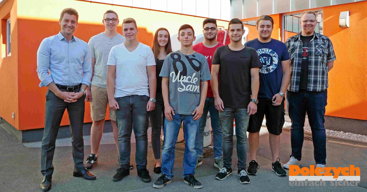Dolezych's tweet photo. Am 01.08.18 haben sieben junge Berufsstarter ihre Ausbildung bei uns begonnen. Herzlich willkommen bei uns😊  Viel Erfolg für die Zukunft💪🏼 #Dolezych https://t.co/bk8nYoSWPD