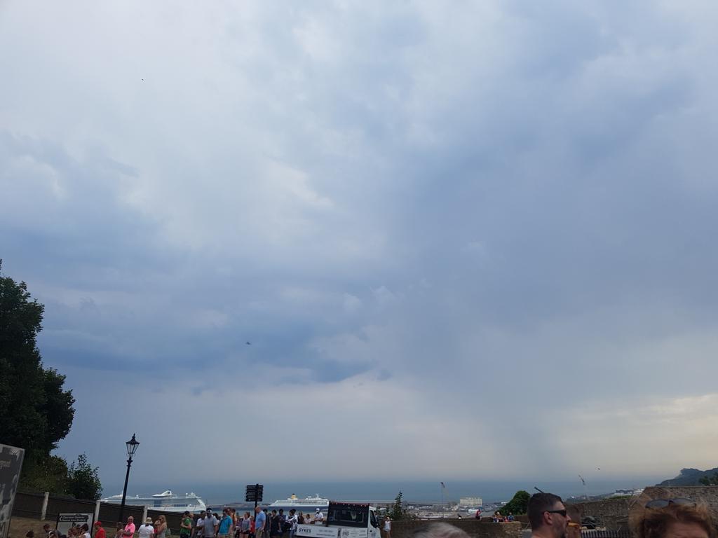 MrsOiller2015's tweet photo. Few rumbles in Dover #keepyoureyespeeled https://t.co/NmNgcqoBhw