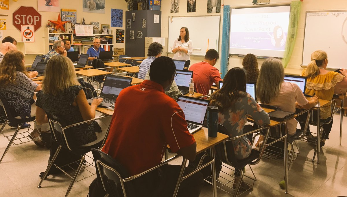 SMcKinney21's tweet photo. Proud to see #ASD1 Ts presenting at our #EdTechTeam Summit! @edtechteam #a1techsplat @coxtl @MrsPatakyReads @LMorrell3 https://t.co/xBTdFFnIF5