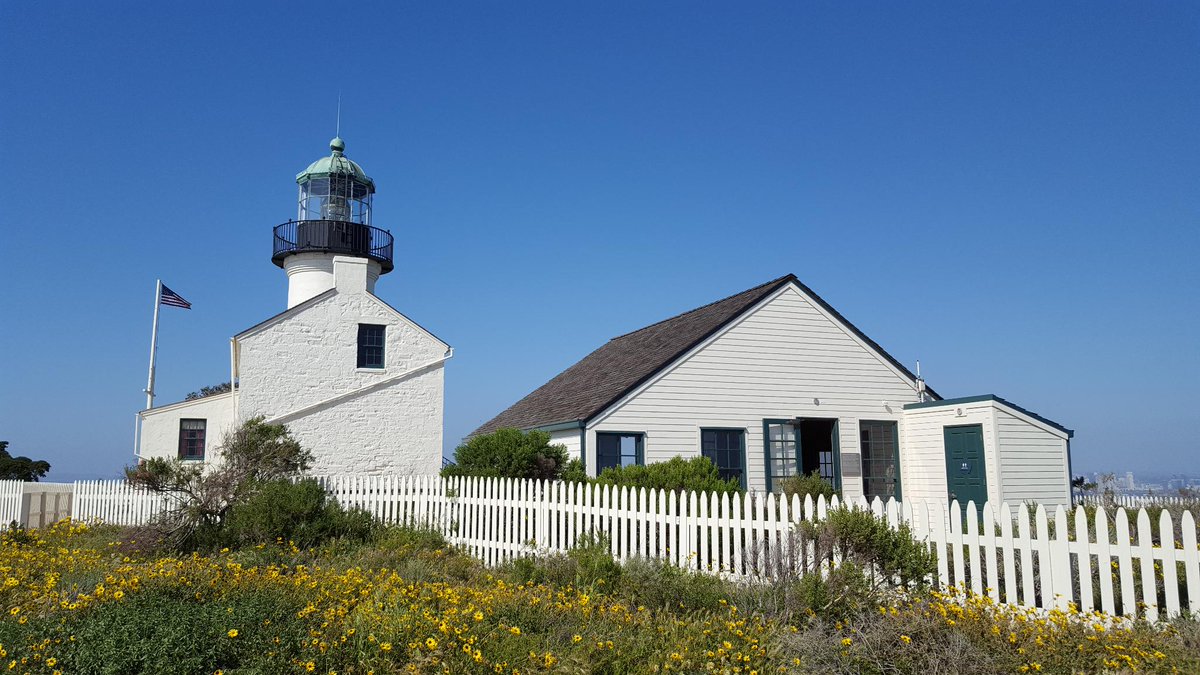AAA_Travel's tweet photo. The #PointLomaLighthouse at Cabrillo National Monument offers stunning views of sunsets over the Pacific Ocean & San Diego, CA. - #AAAInspector 76 #NationalLighthouseDay https://t.co/Bk2t51VLsm