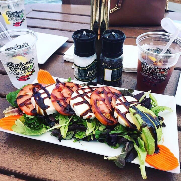 HarborCrabCo's tweet photo. We have cool food to help you deal with this heat on Tuesday!  We also have hot tunes by Ed Travers tonight!
📸 #_f00diess_ ⠀🦀🌴
#HarborCrab #CoolFood #Patchogue #PatchogueRiver #EatUnderPalmTrees #CoolCrab #EdTravers #CoolTunes https://t.co/b8cHstk0jH