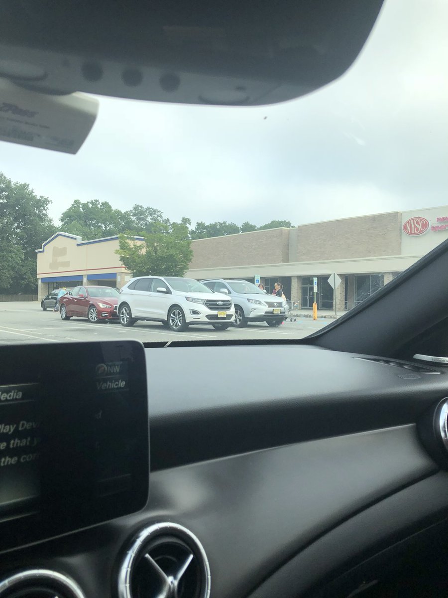yuniorcd's tweet photo. @NYSC is unbelievable that your West Caldwell branch is closed an everyone is waiting outside because the person responsible of opening the gym is nowhere to be found https://t.co/vHD16MW8Ta