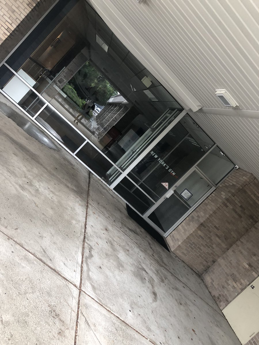 yuniorcd's tweet photo. @NYSC is unbelievable that your West Caldwell branch is closed an everyone is waiting outside because the person responsible of opening the gym is nowhere to be found https://t.co/vHD16MW8Ta