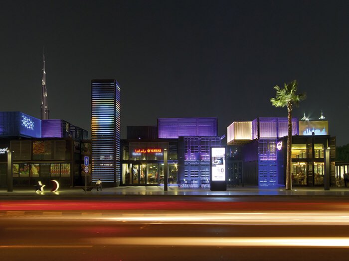 ammarws's tweet photo. لا اعلم متى سيتم #تطوير_البستان_مول ، هذا الموقع يقع في موقع استراتيجي في قلب #الاحساء وقد اصابه الاهمال حيث الغبار و المحلات الغير مؤجرة ، اتمنى ان يطوره مالكيه ليكون وجهة للشباب باحتوائه ممشى عصري يمر ب المقاهي والمطاعم والسينما ليصبح مثل "دبي بوكس بارك" او " دبي سيتي والك" https://t.co/63lmPjcemP