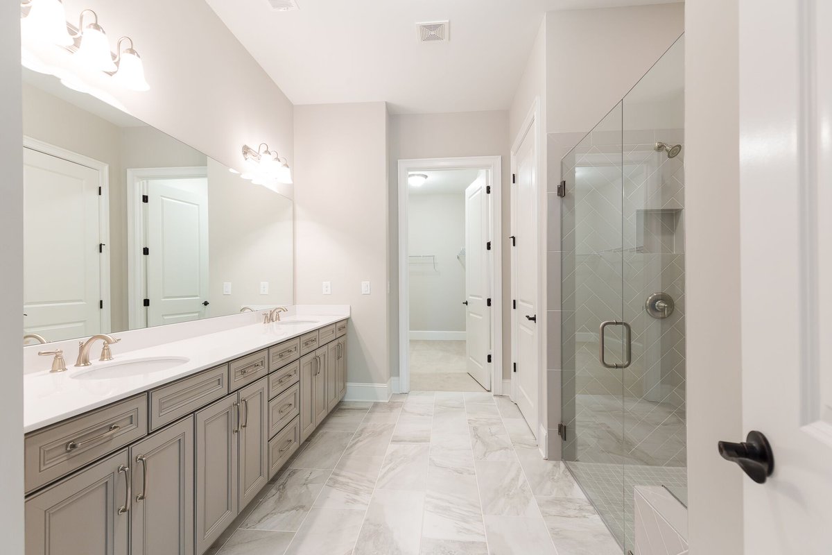 eahomes's tweet photo. Our #HomeOfTheWeek is this stunning  townhome at our #Edenton community in #Marietta, GA! For $559,900, this 2,920 sq ft home features 3 bedrooms and 3.5 baths with #MasterOnMain living and stainless steel appliances. Ready to move in? Learn more here: https://t.co/IxGBBawOf5 https://t.co/944QuPZQC7