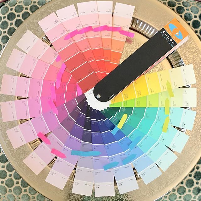 1stClassRenno's tweet photo. Choosing colors for my custom textile line... When you’re a designer and have way too many favorite colors! #colourscheme #colourfultextiles #designercolours https://t.co/y1lIFbhEPE https://t.co/JlzJkcSd0a