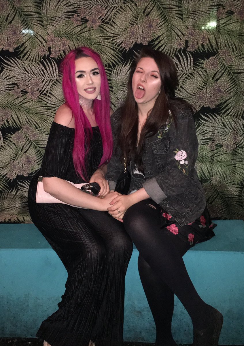 graceolsenn's tweet photo. Missing my soul sister more than ever π―ββοΈπ₯π @ttemilyy #LongDistanceBestFriends https://t.co/QJMlXrnY4B