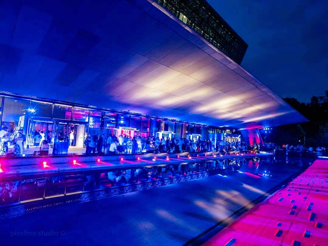 joelightboy's tweet photo. The MLB All-Star Game gala in has got to be a special experience. #ElizabethCoco and #EricNance of #AtmosphereInc. used some 500 @ChauvetPro #WELLFits and @ChauvetDJ Freedom pars to create these transformative color-scapes. https://t.co/kgCGbIeUq0