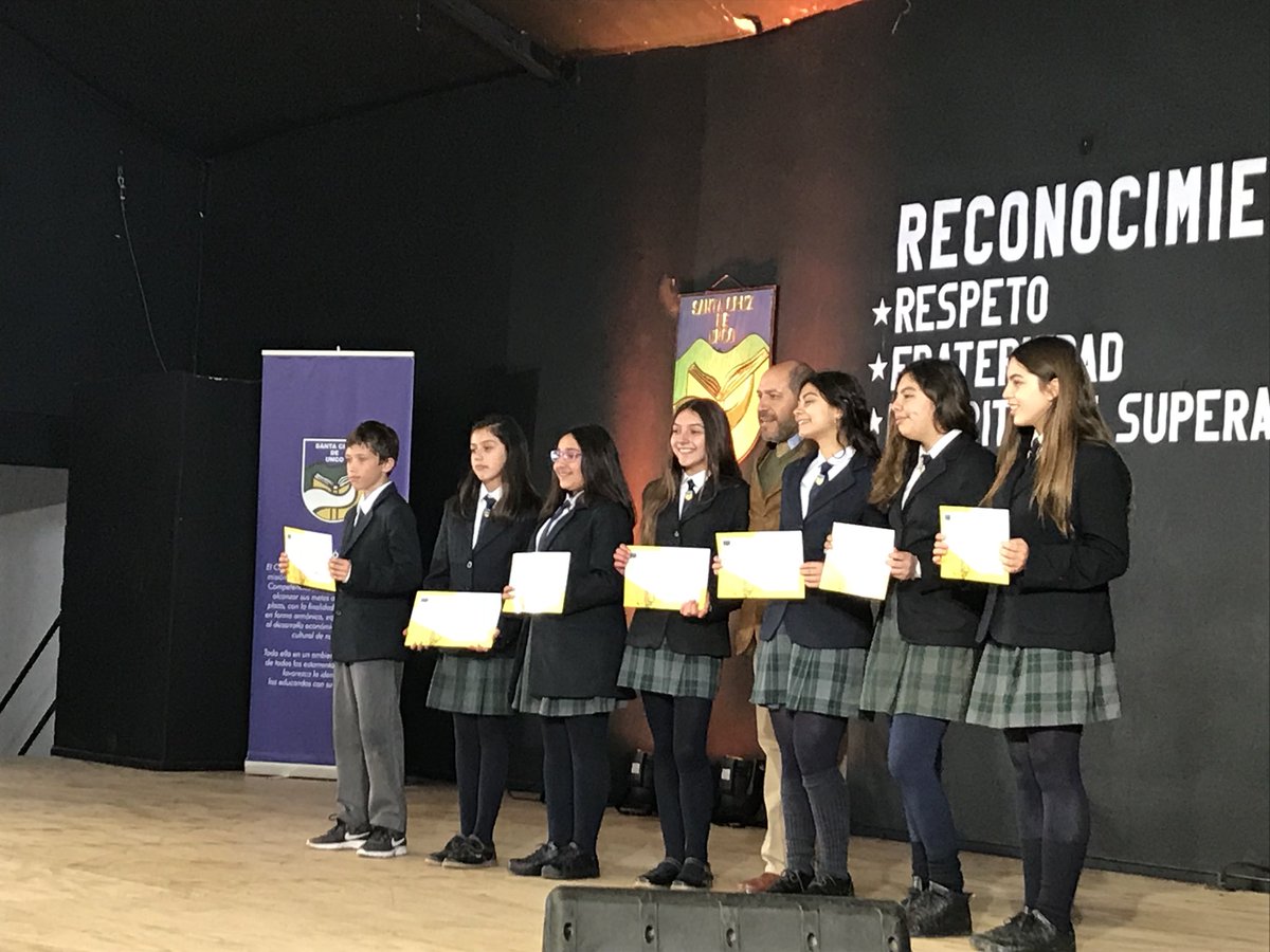 uncoefi's tweet photo. #Fraternidad es un término del latín #FRATER que significa hermano, y refleja la unión y hermandad.
Felicitaciones a los estudiantes del @santacruzdeunco que recibieron este reconocimiento https://t.co/VJcfa839k6