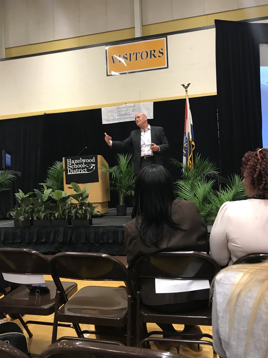 TwillmanElem's tweet photo. We love listening to Will Bowen talk about how to live in a complaint free world. #acomplaintfreeworld #proudtobeatiger https://t.co/6PpGxPRmwW