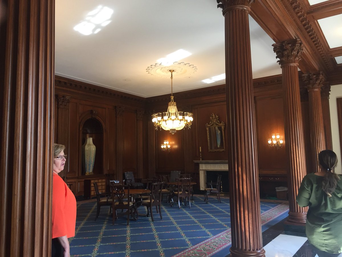 SWhitenackPhD's tweet photo. It’s nice to know people on Capitol Hill #privatetour #aejmc18 #conferencebreak https://t.co/oaEqZvF2Og