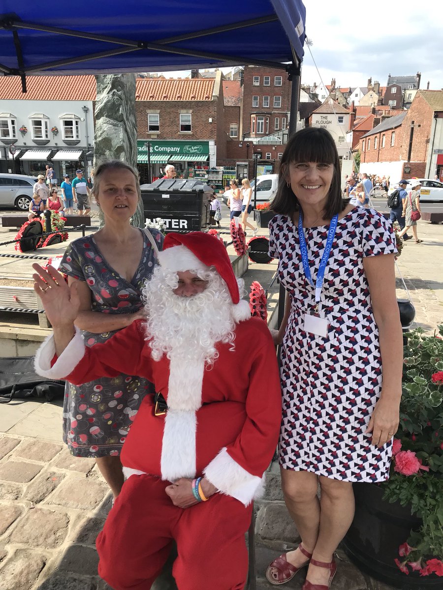 WhitbyXmasFest tweet media