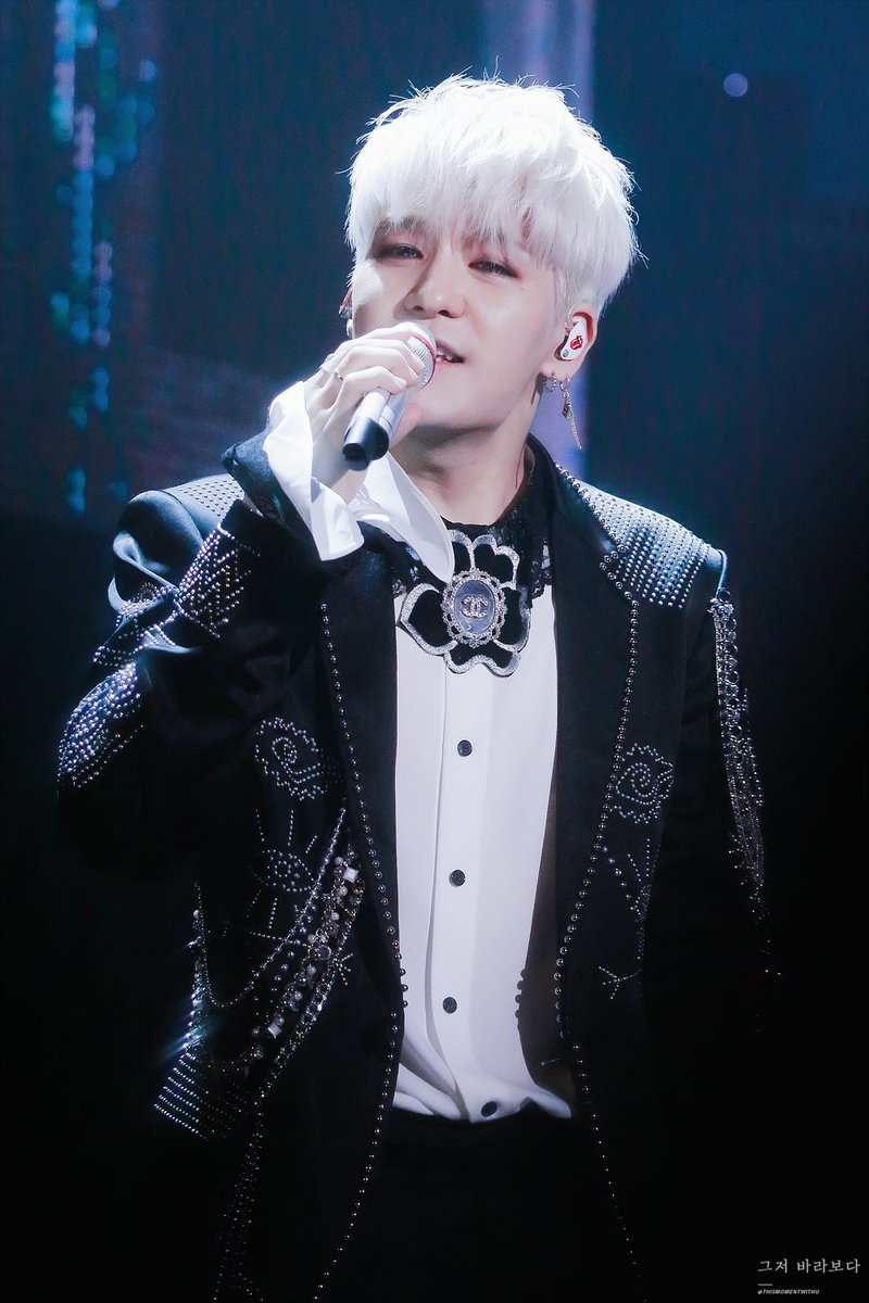 THISMOMENTWITHU's tweet photo. 180728 The gentle encore
눈에다 별을 박았나봐 💫

#강성훈 https://t.co/fCMM4Qd7IC