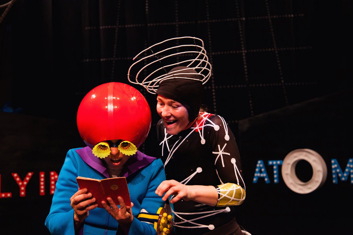 ImpeloCymru's tweet photo. Check those diaries & make sure you're free when the professors come to town!
Flying Atoms tours in venues across Wales this autumn, including 3 dates in #powys
Magical aerial dance and masterful science combined, come fuel your imagination!
https://t.co/IEmTRIIyAS #flyingatoms https://t.co/VHdgaEDYso